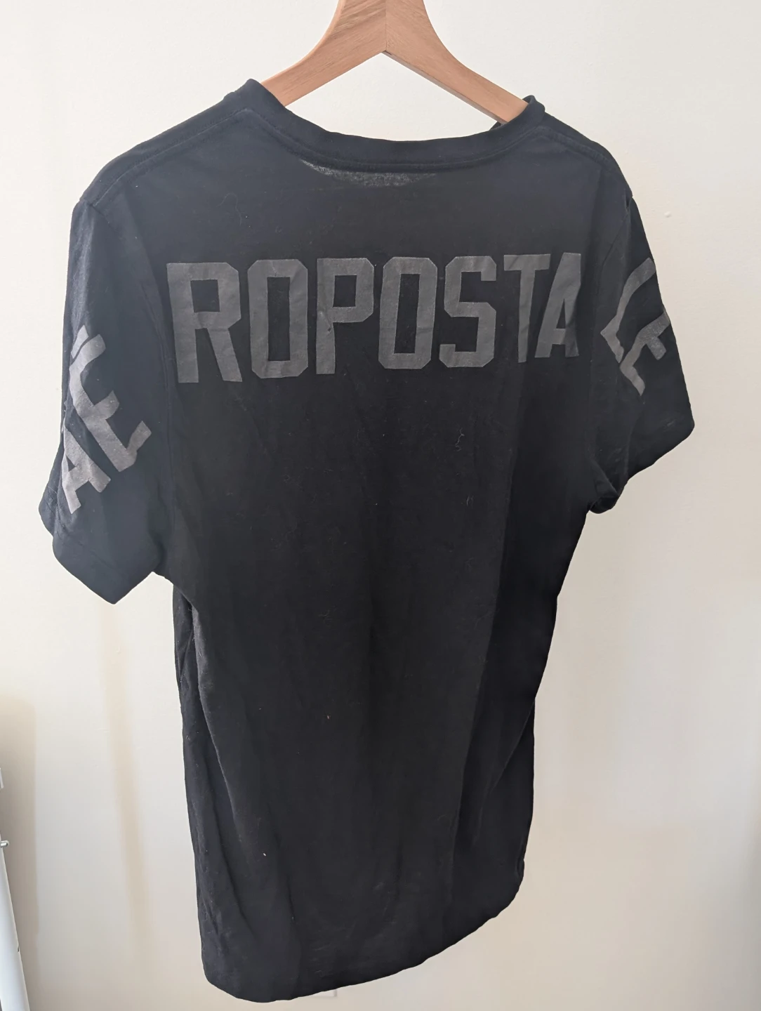 Aeropostale Black T-Shirt - Medium