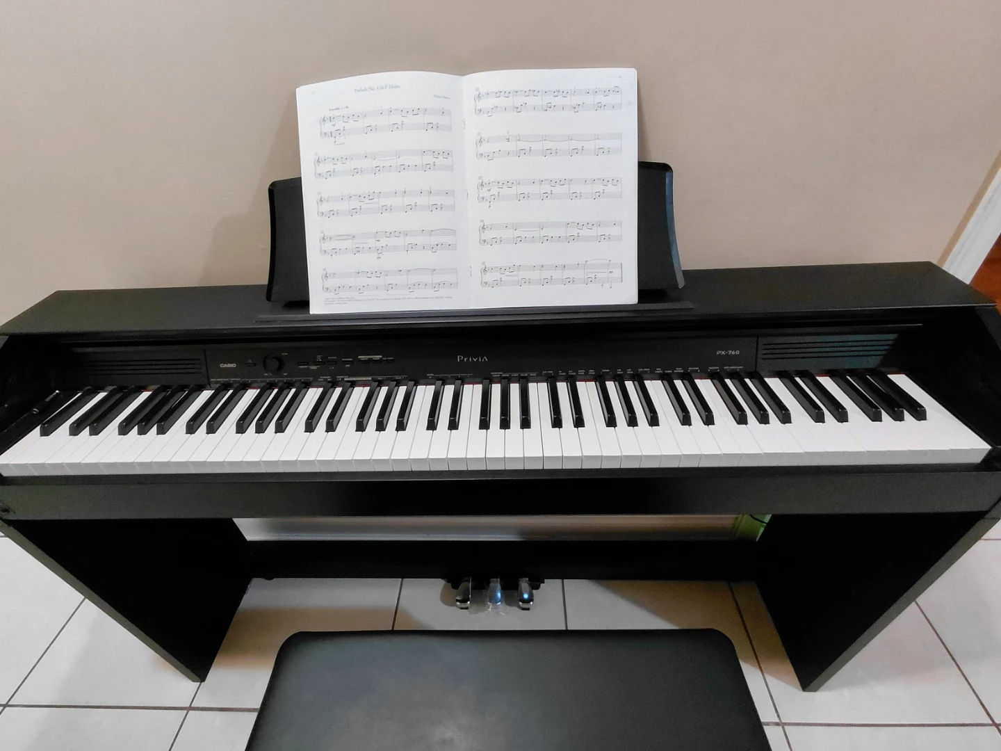 Casio Privia PX-760 Piano - Excellent condition!