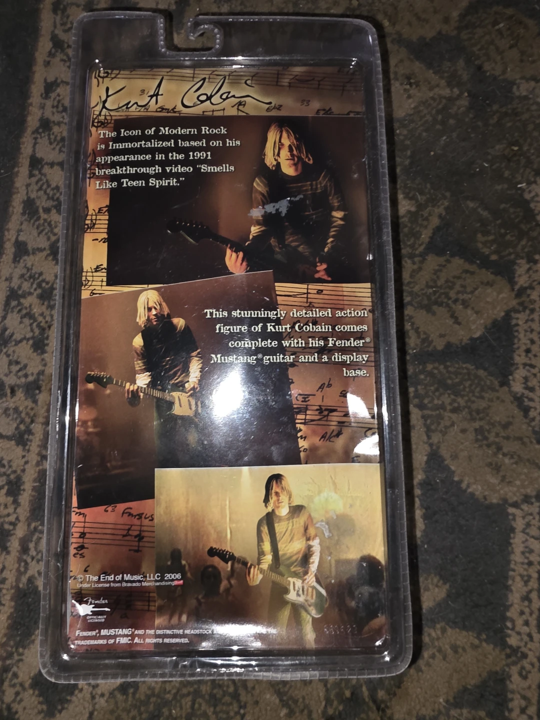 Kurt Cobain Action Figure with Fender Mustang Guitar - photo 2