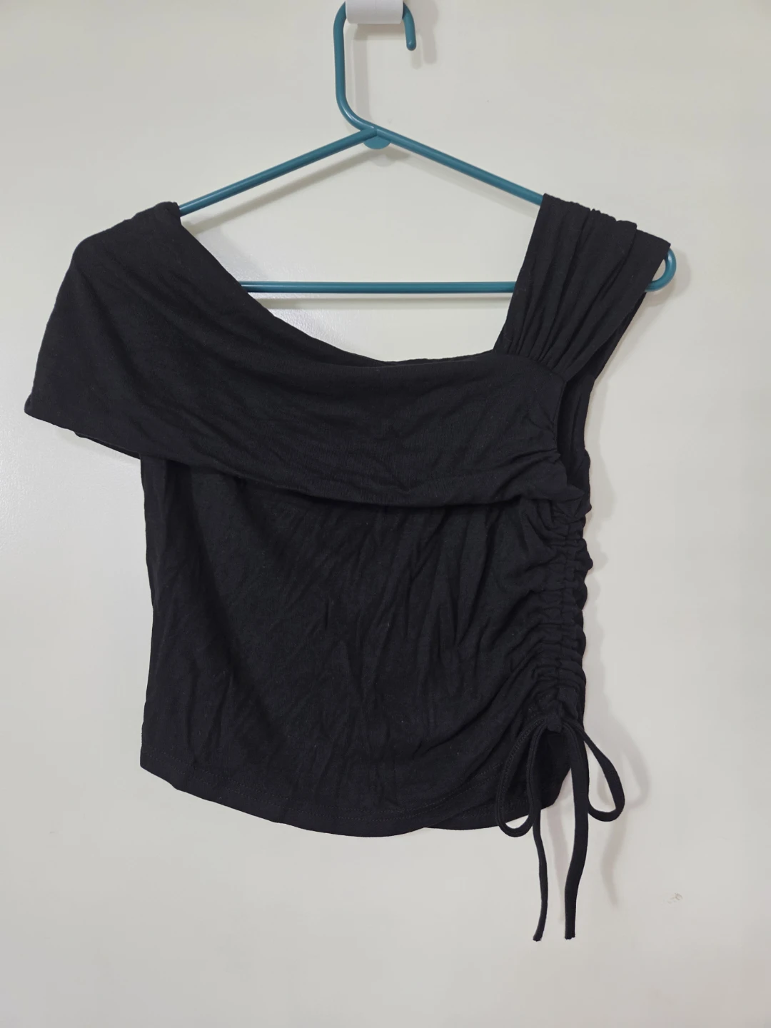Black Ruched Side Cropped Top