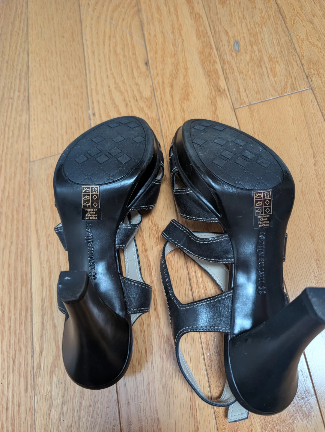 Naturalizer Black Leather Heeled Sandals Size 8 - photo 4