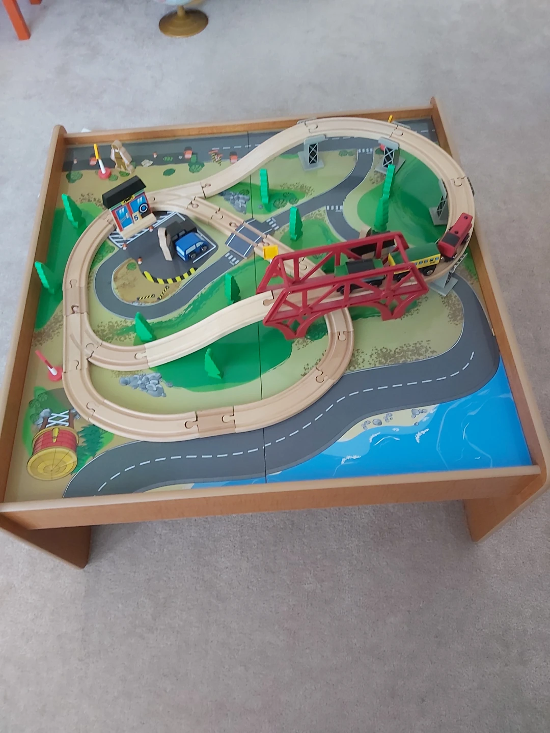 Imaginarium train table