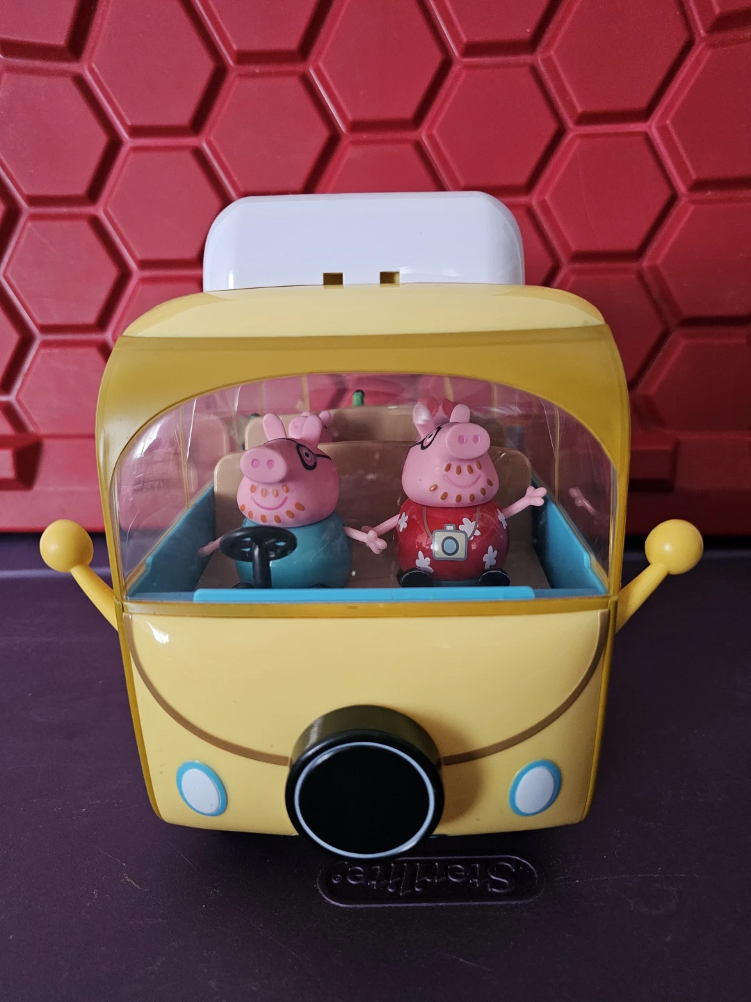 Peppa Pig Camper Van Playset with Figures and Accessories - photo 2