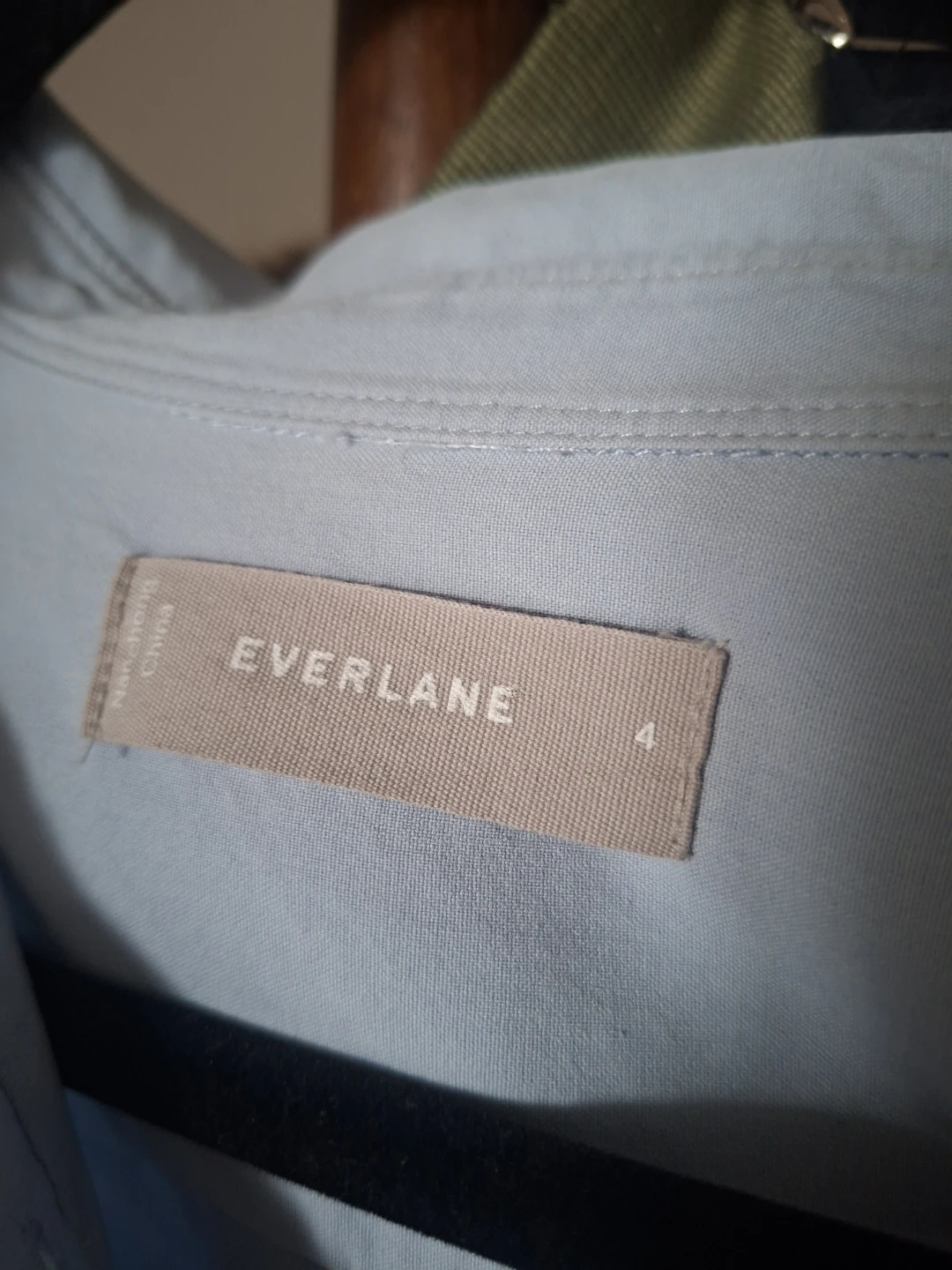 Everlane The Must-Have Shirt in Washable Silk (Soft Blue) - photo 5
