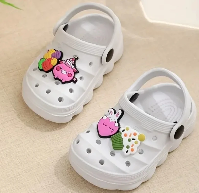 🌱White Crocs-style Clogs with Charms - Size 18 US 3 - photo 5