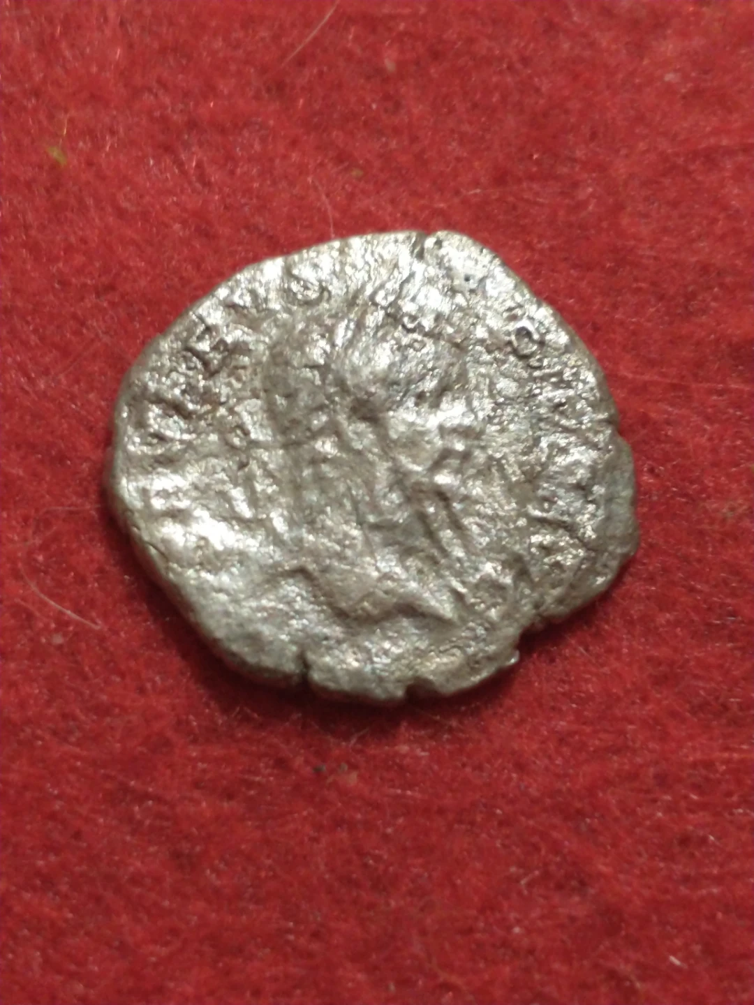 Nice unattributed ancient Roman silver coin circa 3rd century AD - photo 2
