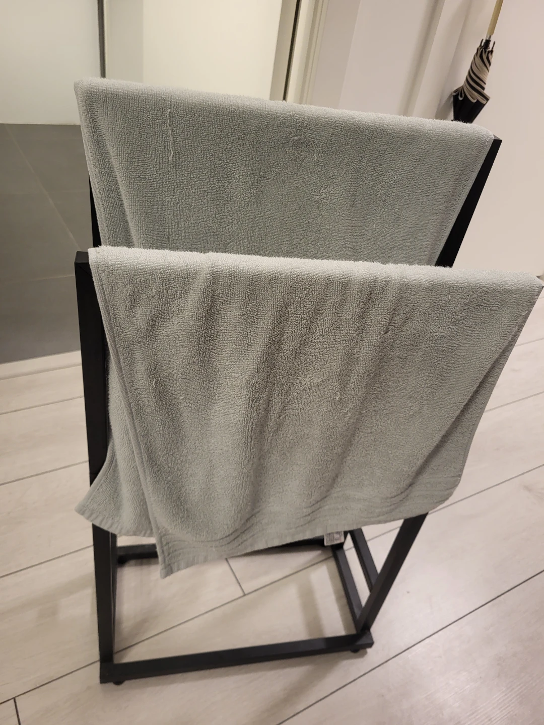 Modern Black Metal Towel Rack