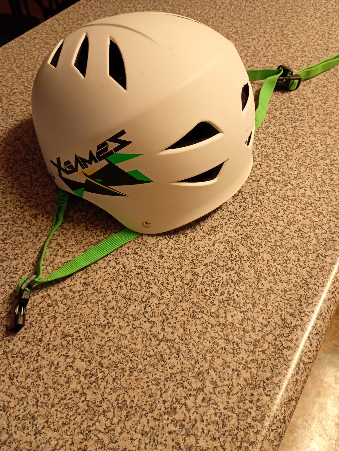 XGames White Medium Helmet - photo 2