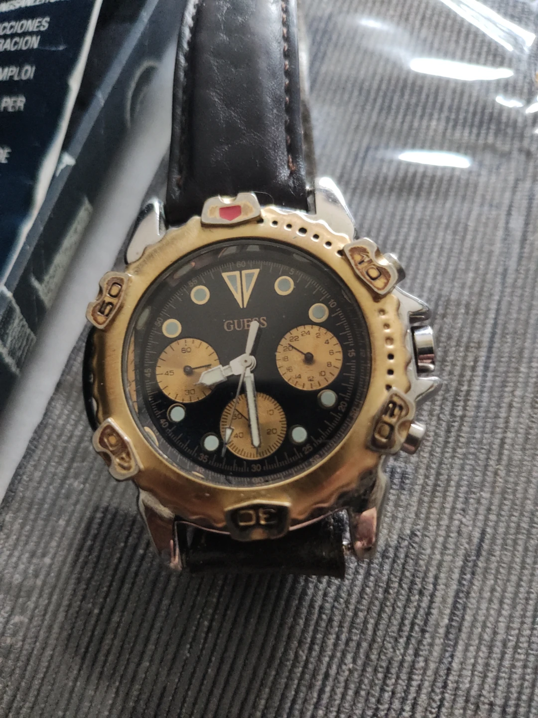 Guess Chronograph Watch - Gold and Black - photo 4