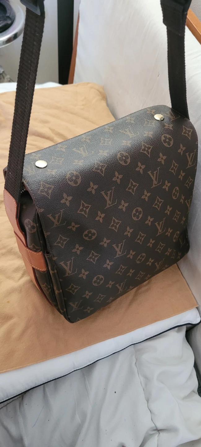 Authentic Louis Vuitton crossbody