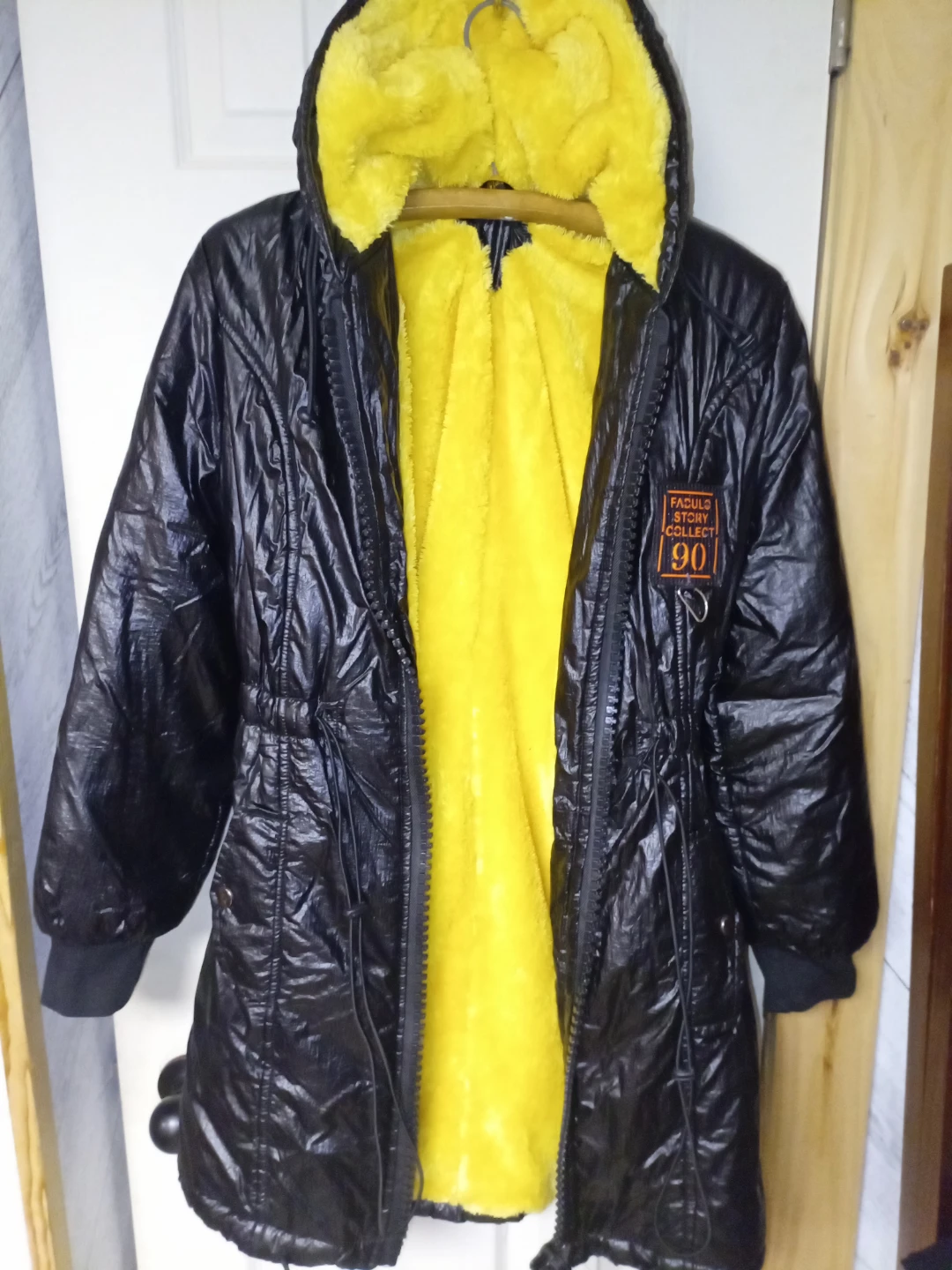 Black Crinkle Coat with Yellow Faux Fur lining - photo 3