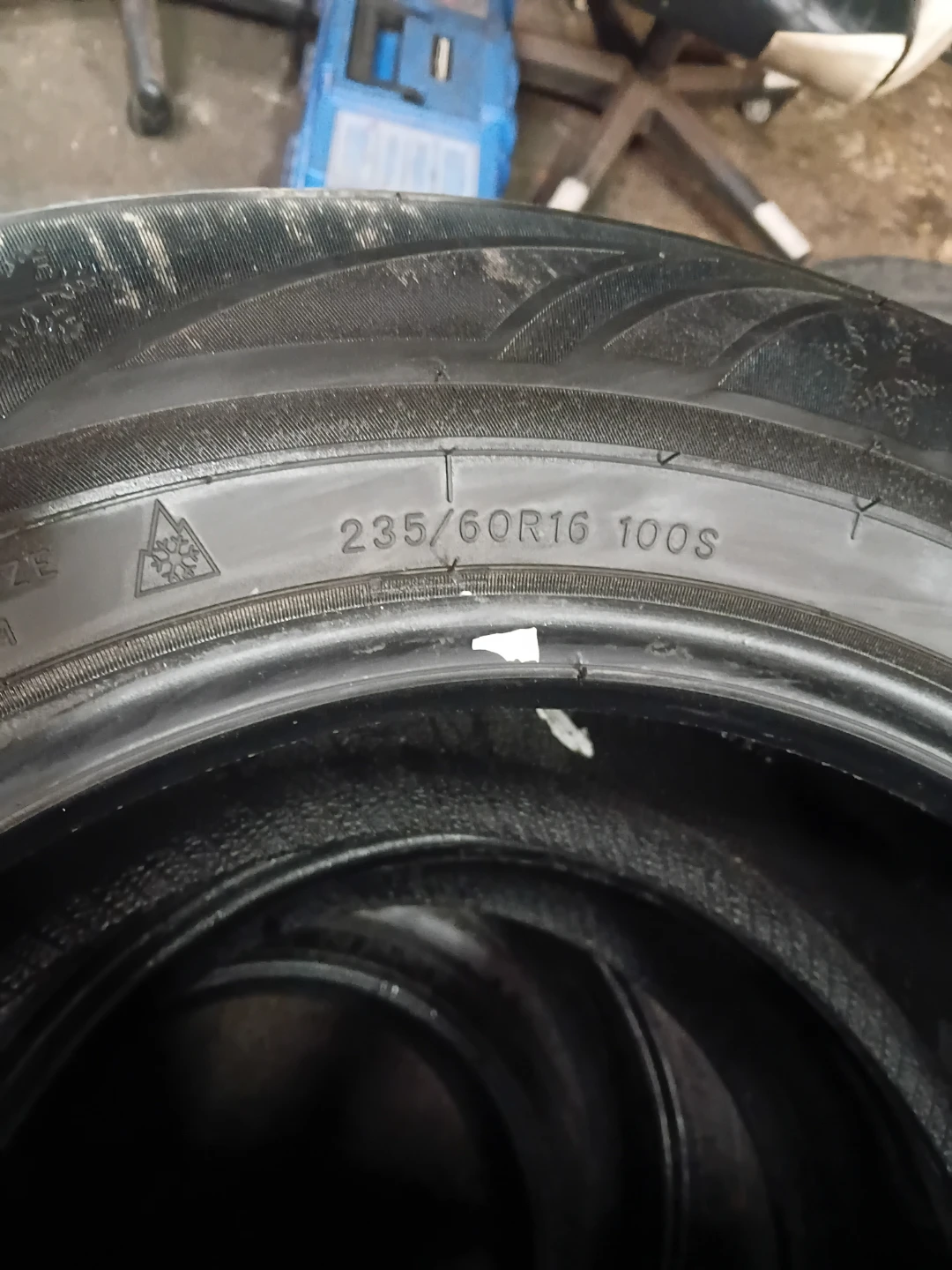 Set of 4 Winter studded Tires 235/60R16 - photo 2