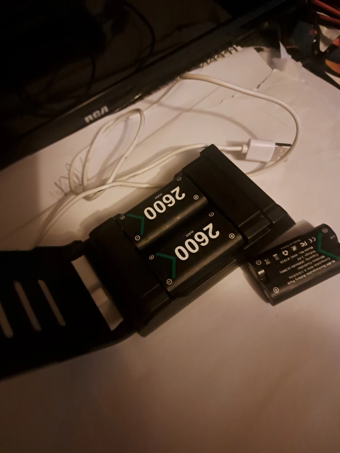 Dual Channel Xbox Battery Station + 3 Battery Packs 2600 MHz