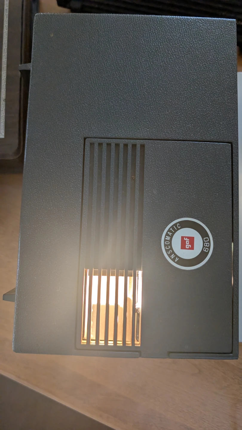 GAF ANSCOMatic 680 Slide Projector - photo 3