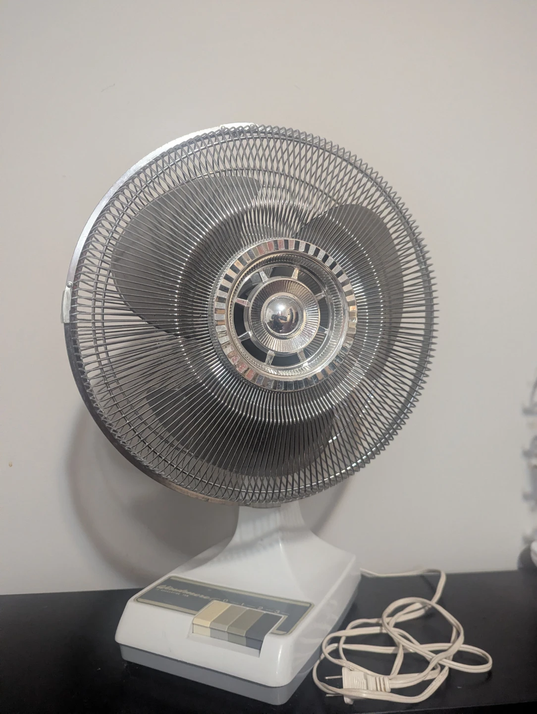Windmere 12" Oscillating Fan - photo 2