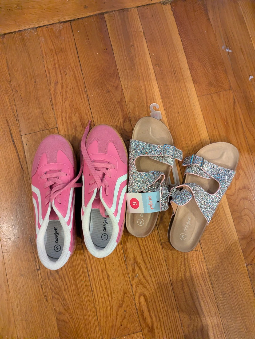 2 pairs girls shoes - photo 2