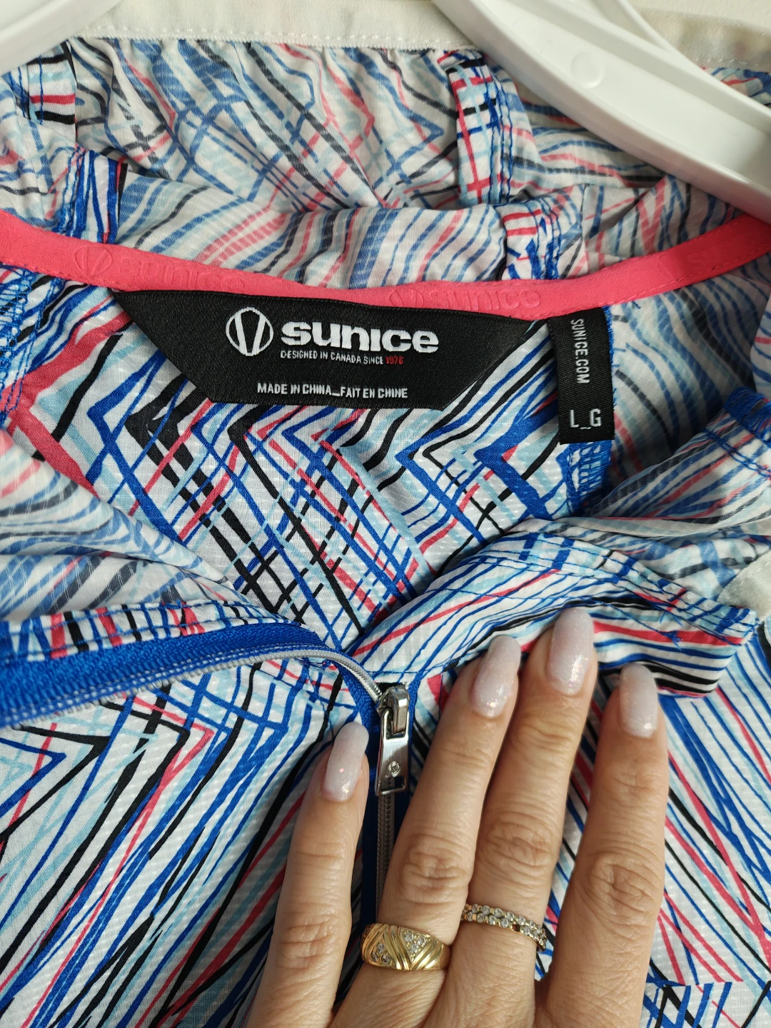 Sunice Lightweight Hooded Windbreaker Jacket - photo 3