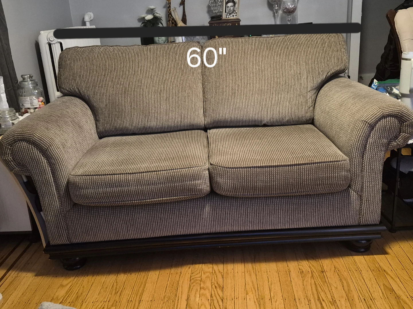 60" Loveseat