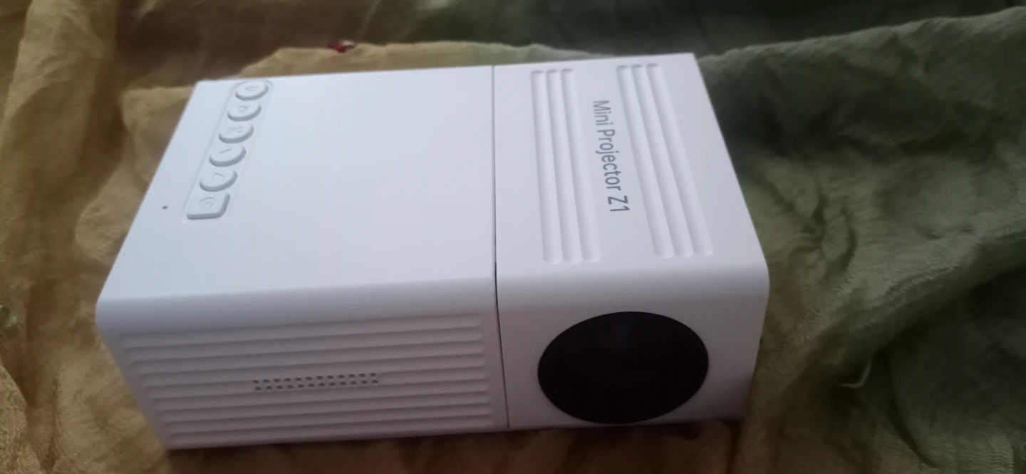 Mini LED projector with HDMI Cord