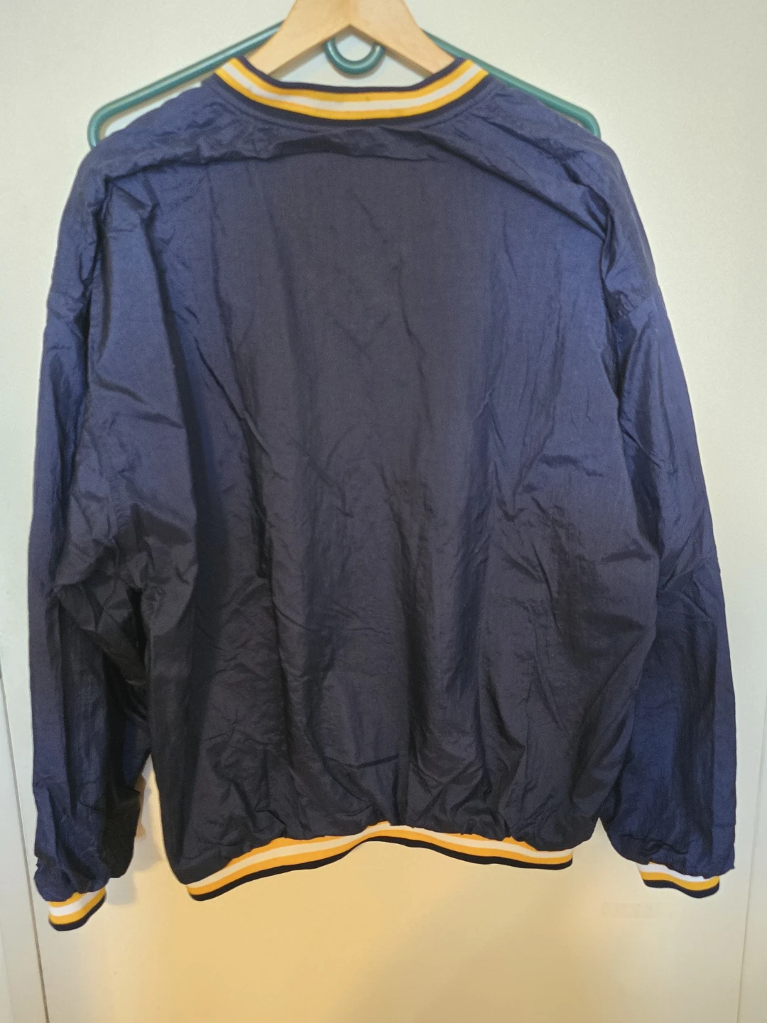Guess Activewear V-Neck Pullover Jacket SIZE XL - photo 2