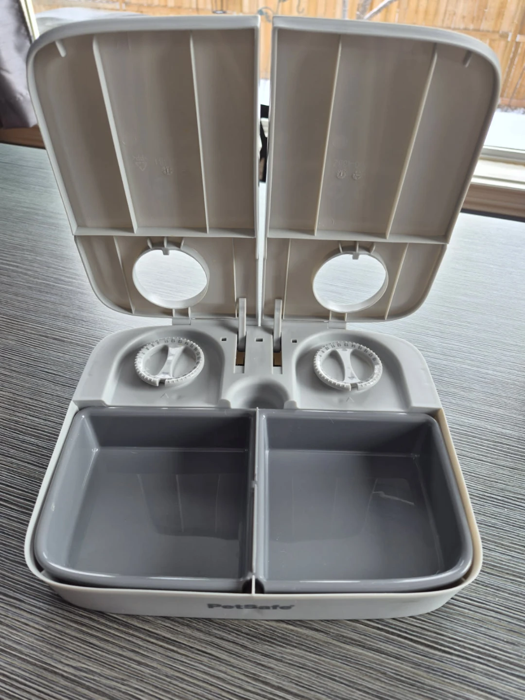 PetSafe Automatic Pet Feeder - photo 2
