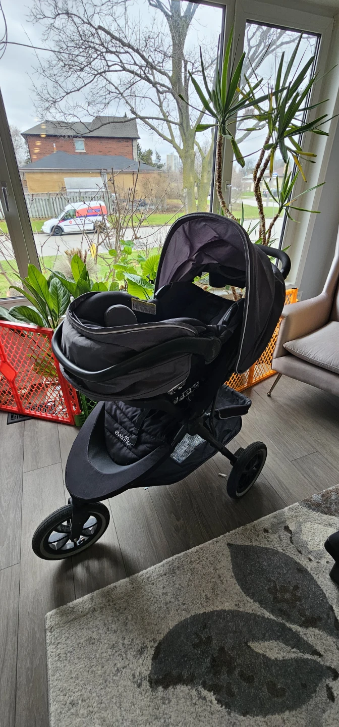 Evenflo Folio3 Travel System + Rain Cover & Travel Bag + Box