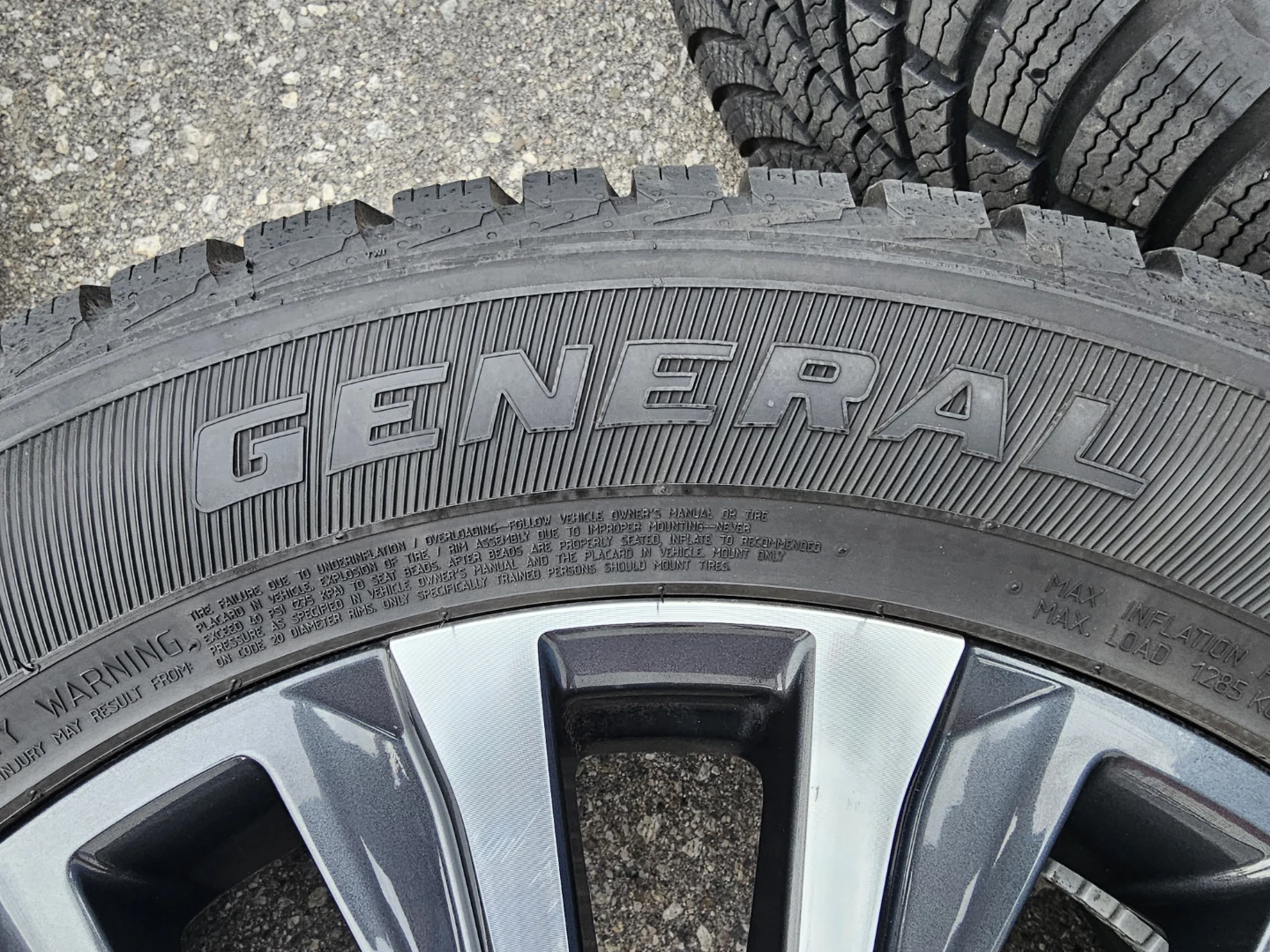 LEXUS LX 600 O.E.M RIMS AND WINTER TIRES 275/55 R20 - photo 5
