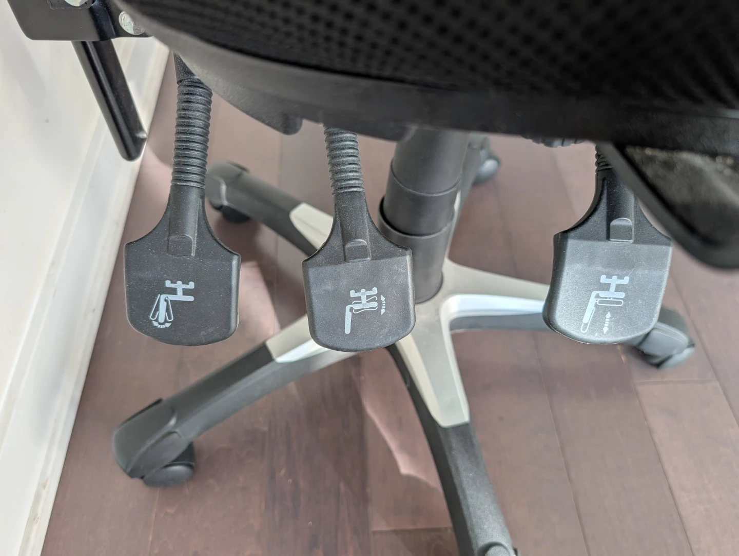 Black Mesh Office Chair - photo 4