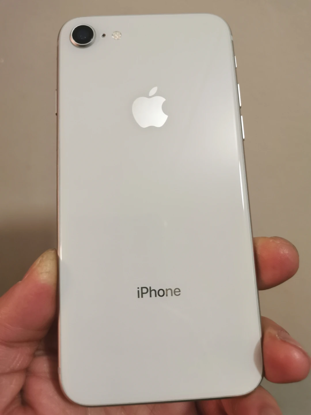 iPhone 8 64G Silver Unlocked in mint condition