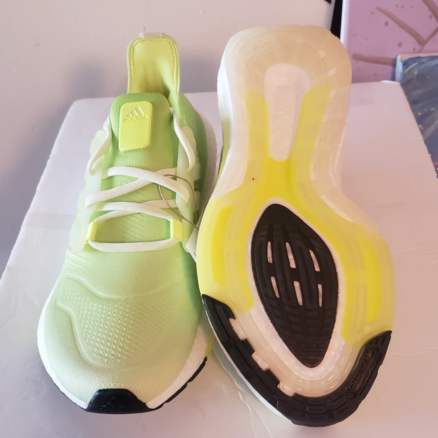 Brand new Adidas Ultraboost 22 Runing Shous Size 8