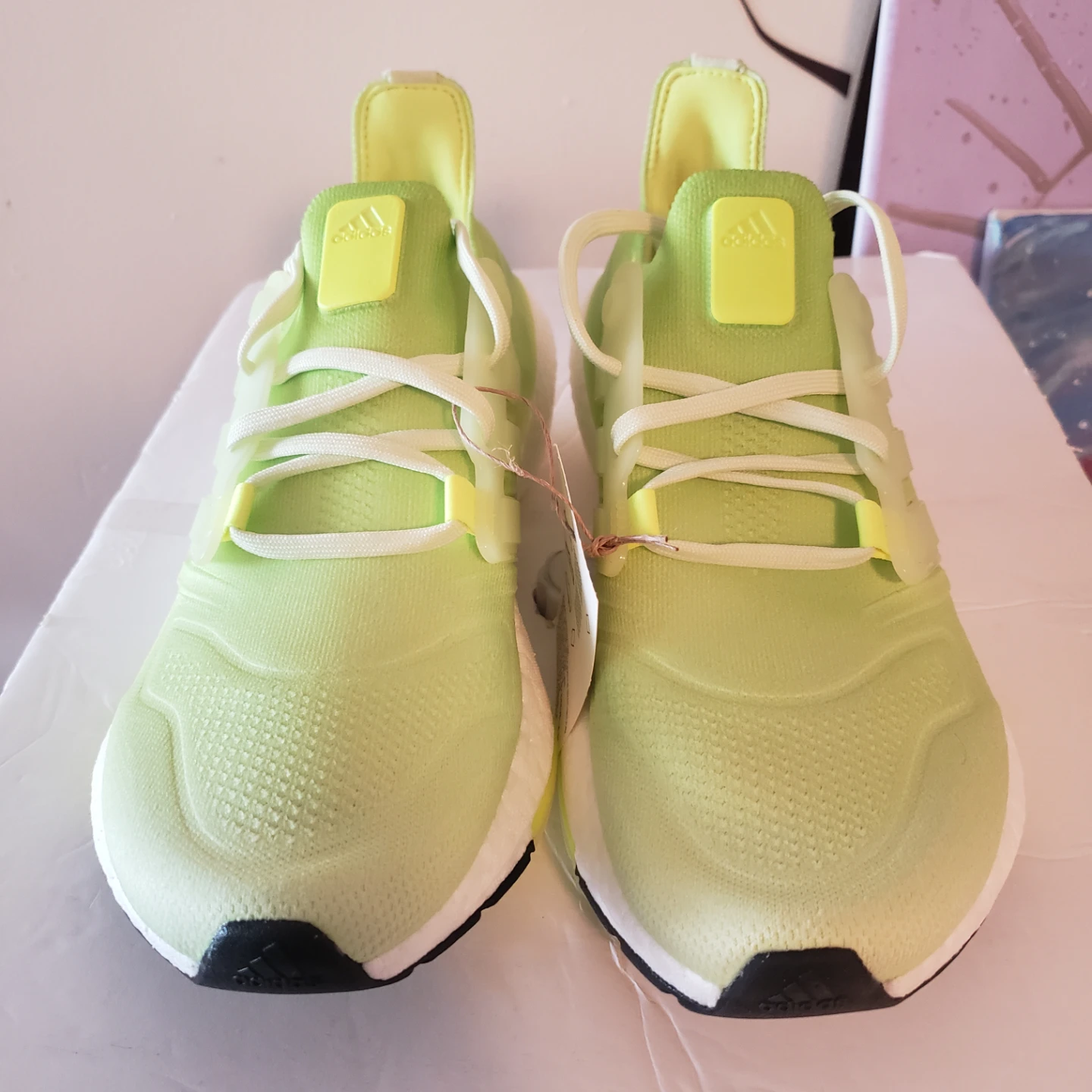 Brand new Adidas Ultraboost 22 Runing Shous Size 8 - photo 3