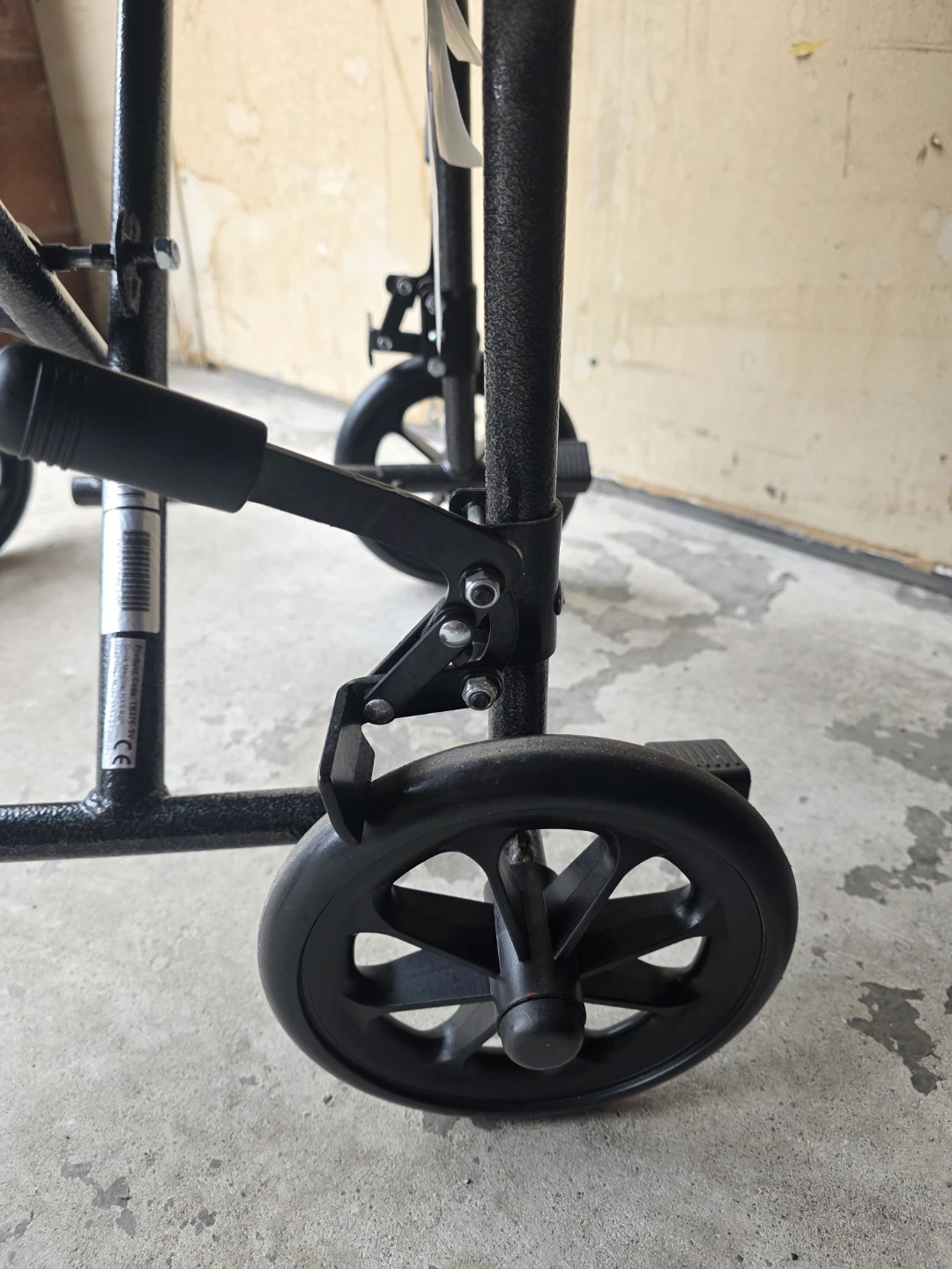 Transport chair - Excellent Condition - photo 3