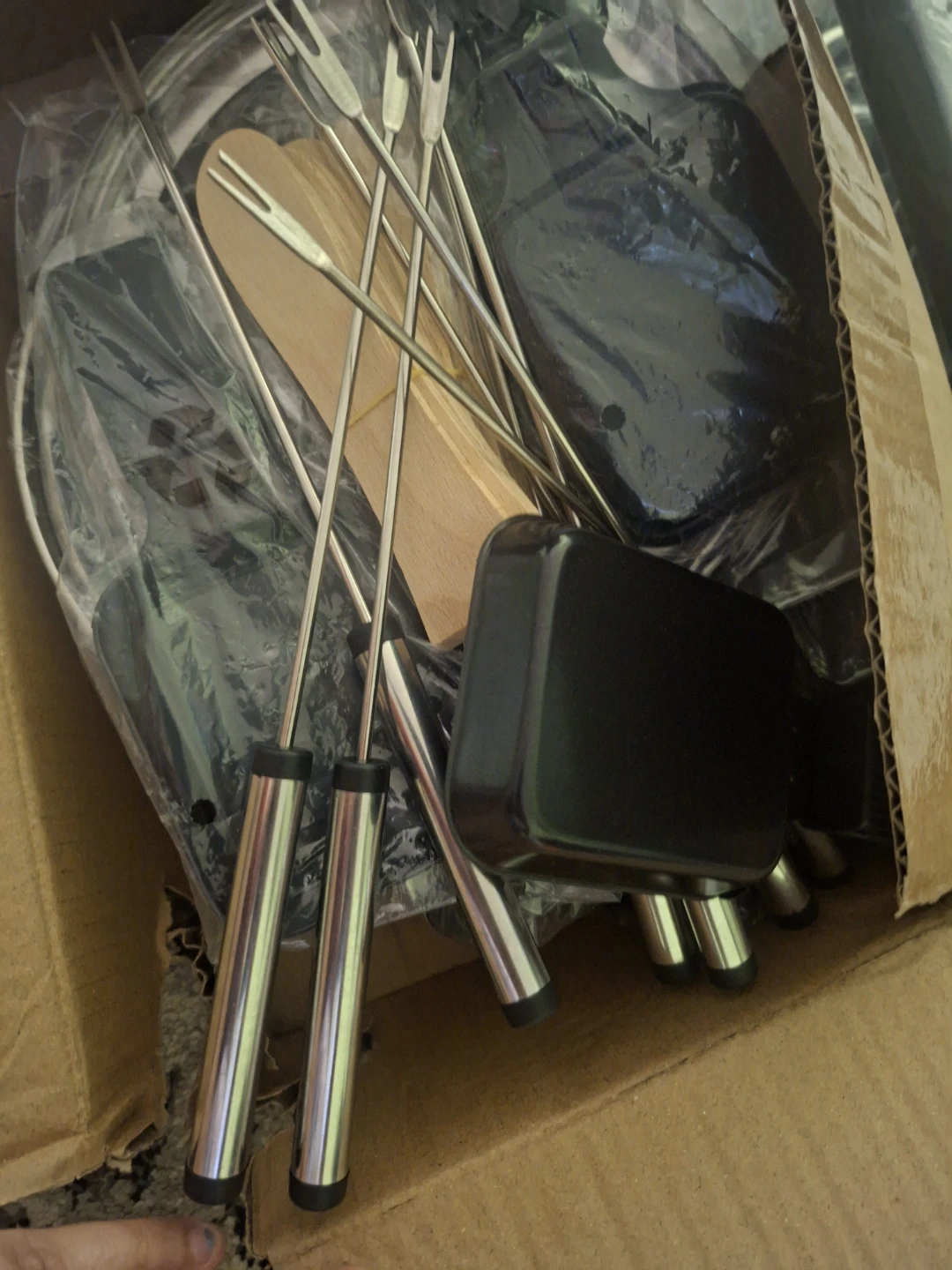 Electric 3-in-1 Raclette and Fondue Set - photo 4