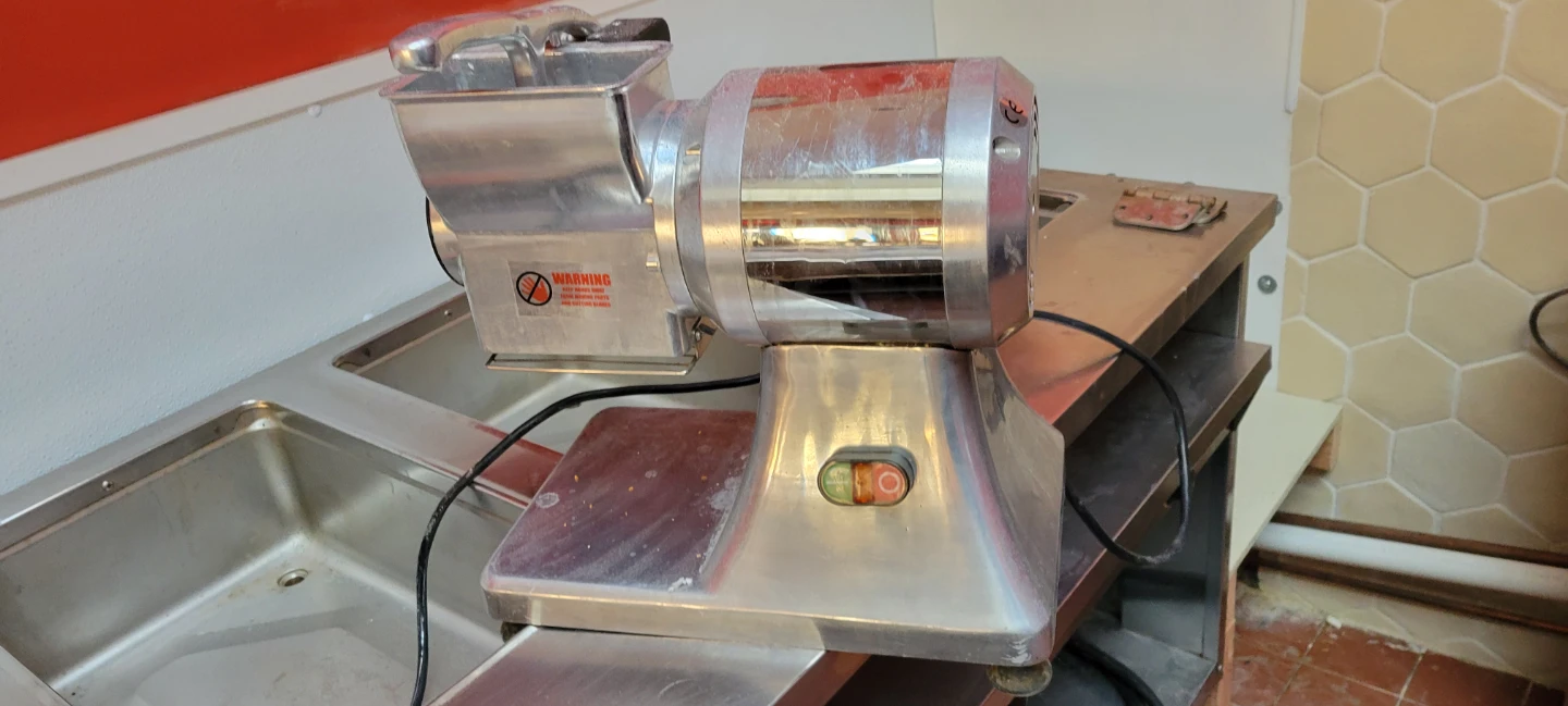 Commercial Cheese Grater CG55SH - 550W - photo 2