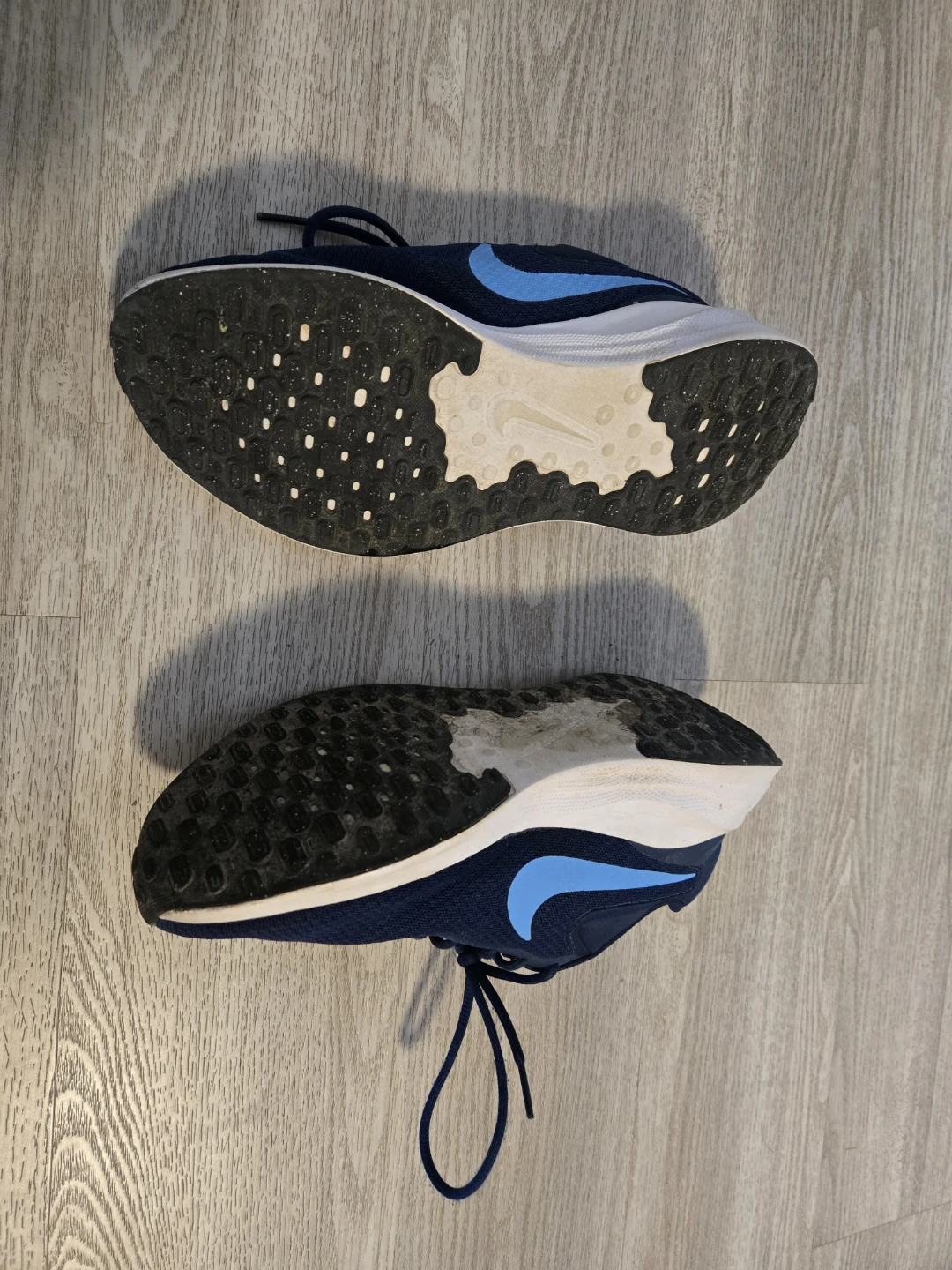 Nike Running Shoes - Size US 8.5 W - photo 2