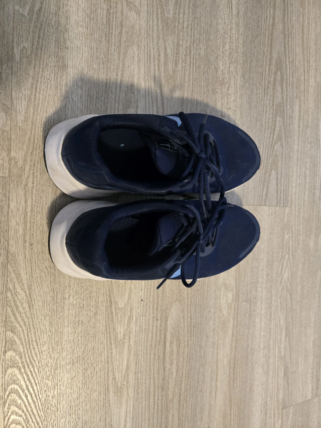 Nike Running Shoes - Size US 8.5 W - photo 4