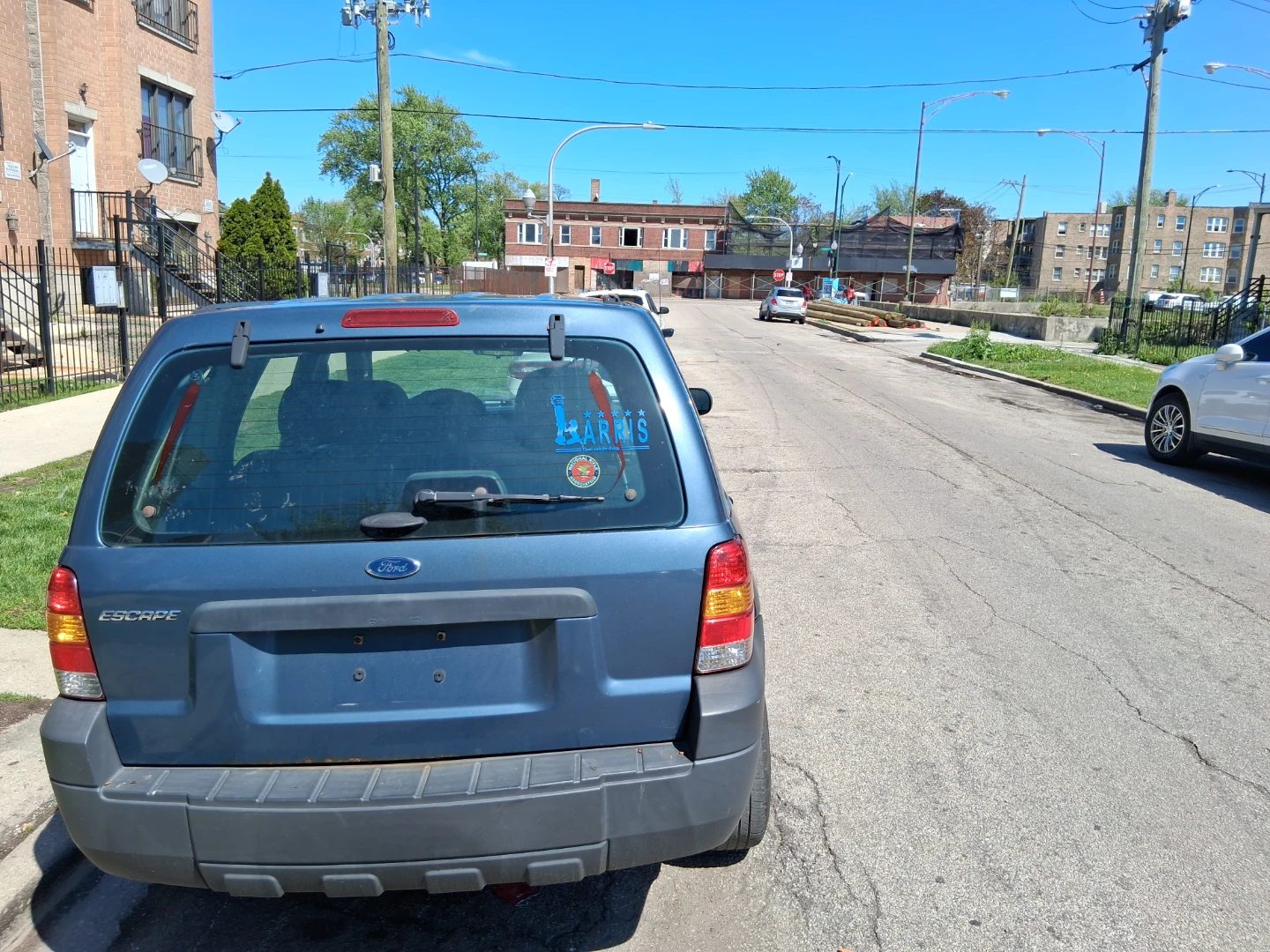 Blue Ford Escape - photo 3