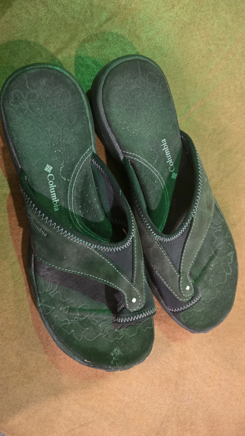 Columbia Woman's Flip Flops Sandals Size 9