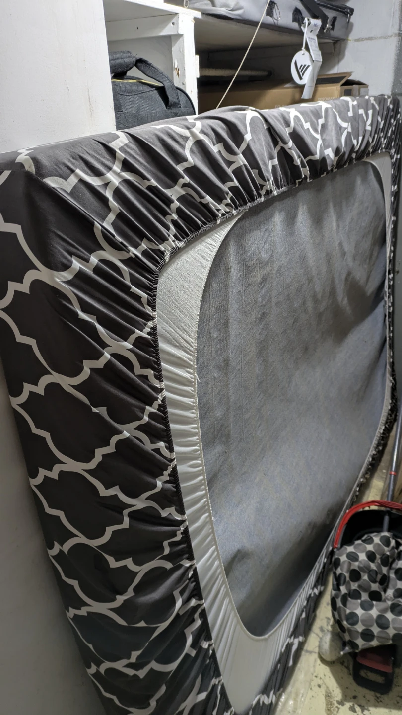 Vadso Queen Mattress + Grusnarv Mattress Protector - photo 4