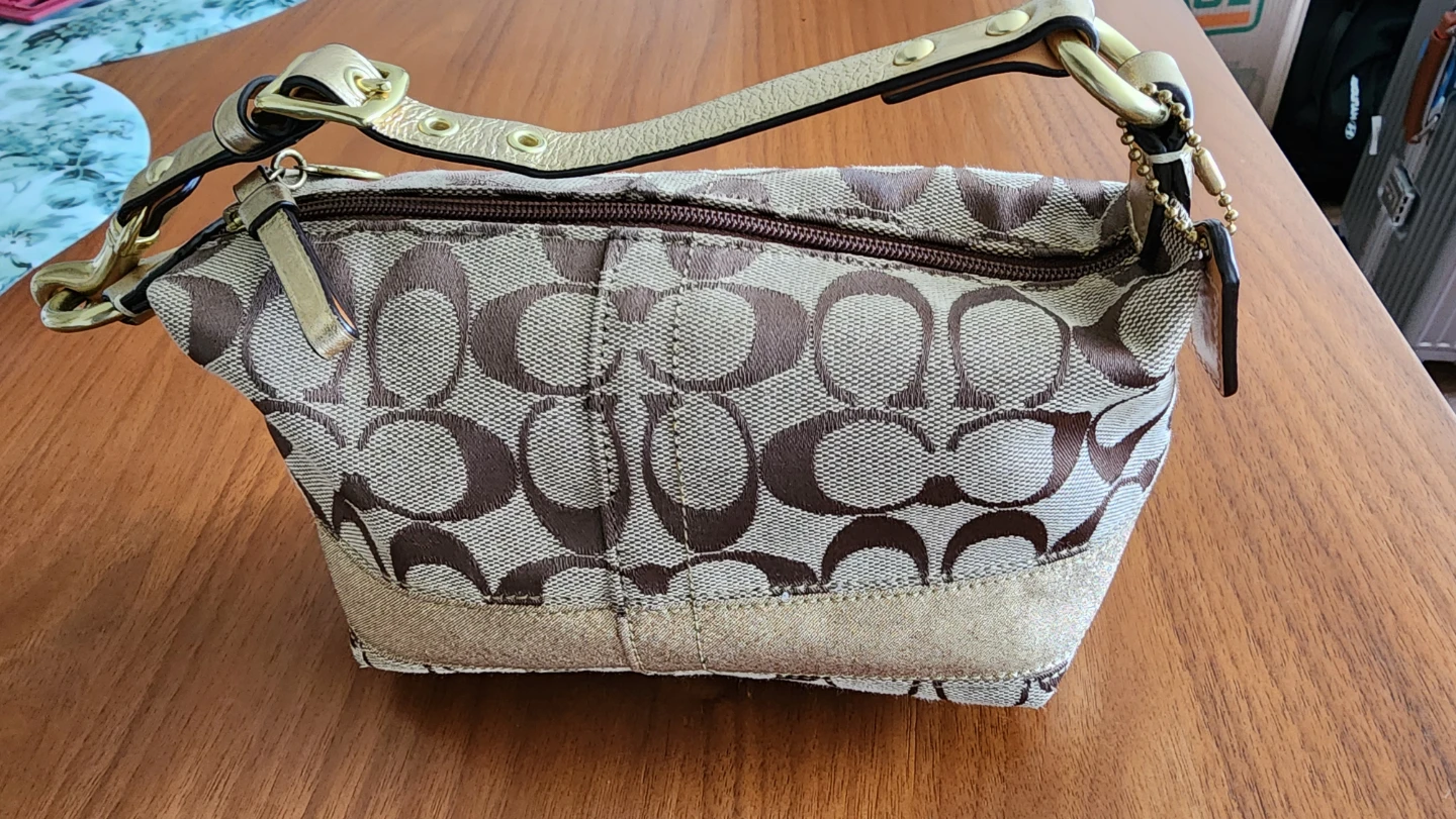 Coach Signature Canvas Hobo Bag - photo 2