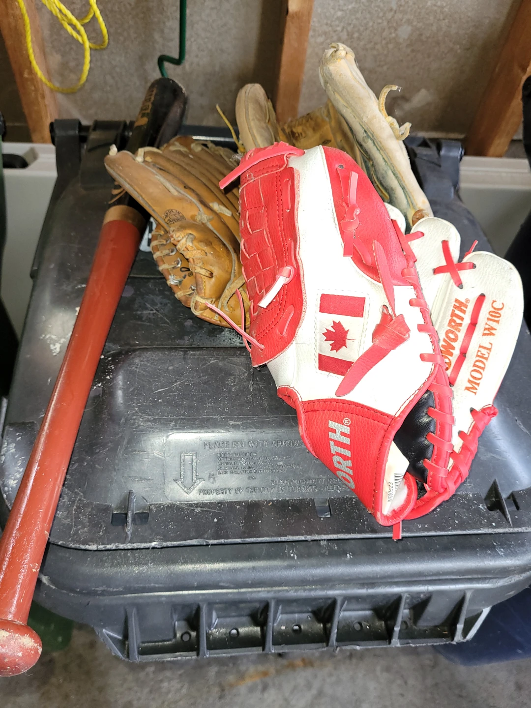 Baseball Gloves - photo 2