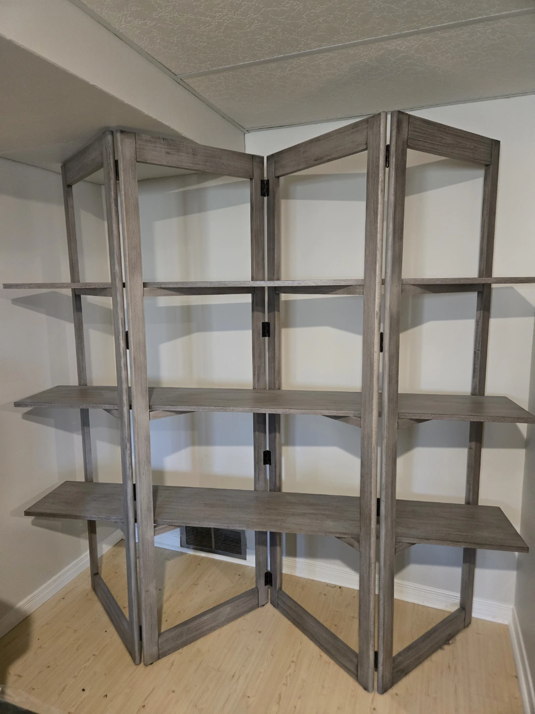 Easel style shelf