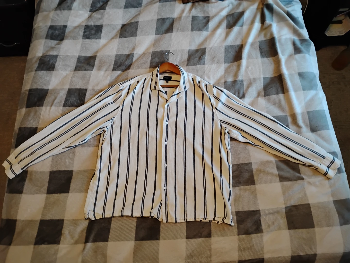 Club Monaco Linen Button Down Shirt -- XXL