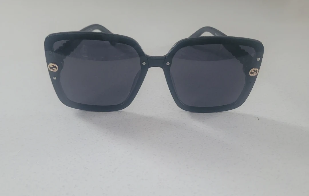 Black Gucci Sunglasses - photo 3