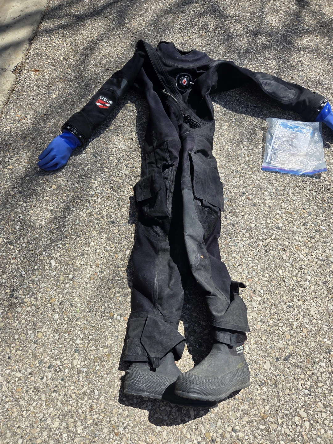 USIA Drysuit with Boots and Gloves - photo 3