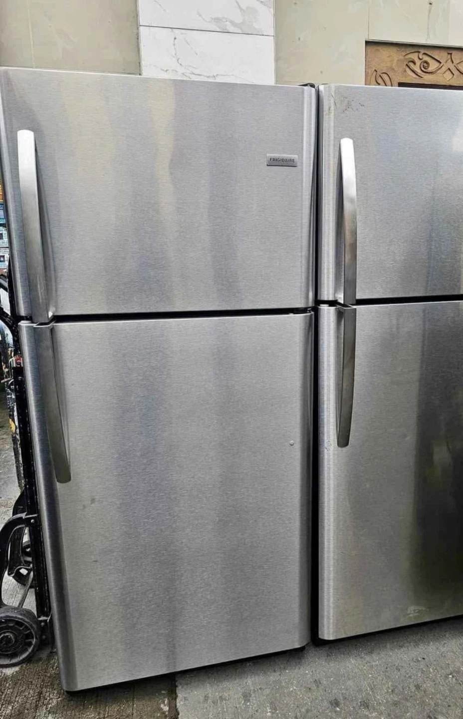 Frigidaire 30in Stainless steel refrigerator