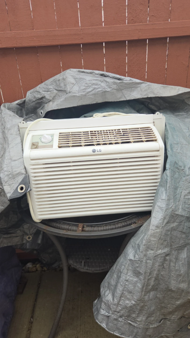 LG Window Air Conditioner - photo 2