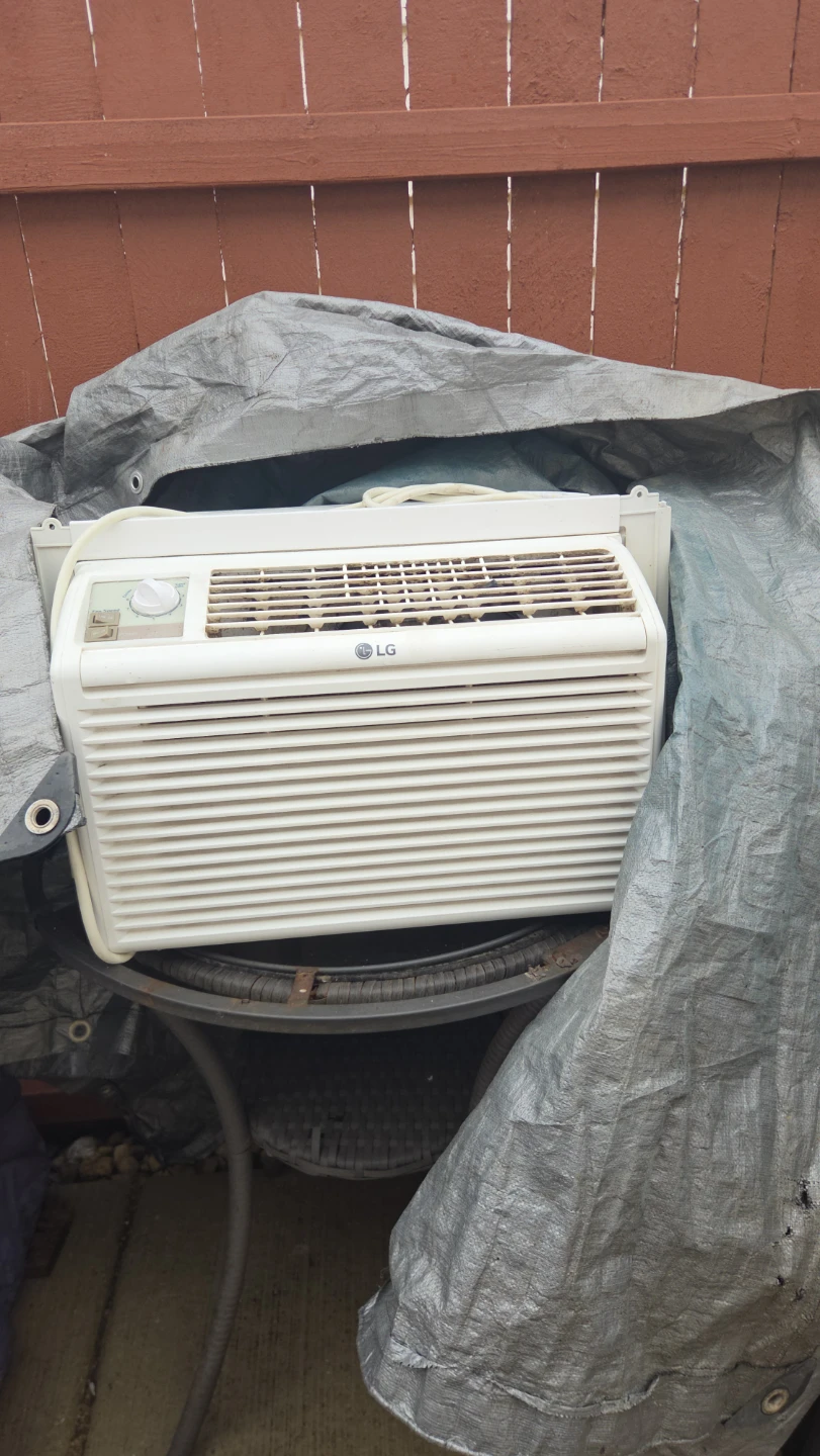 LG Window Air Conditioner - photo 4