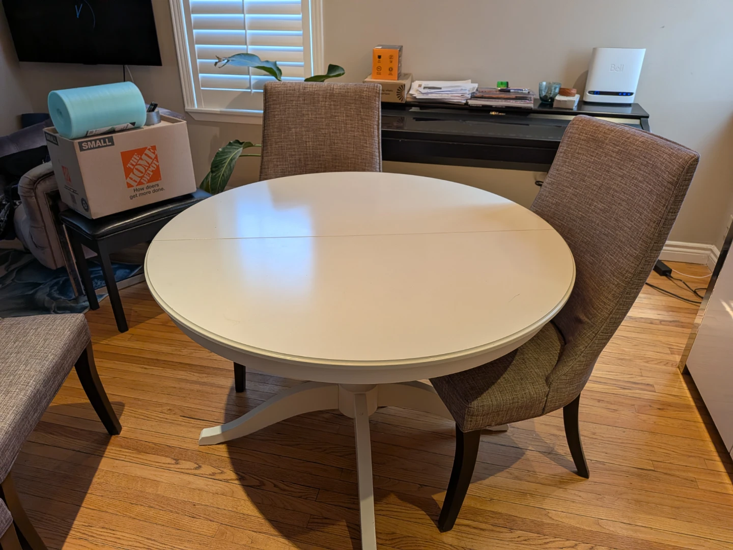 Round Dining Table - photo 4