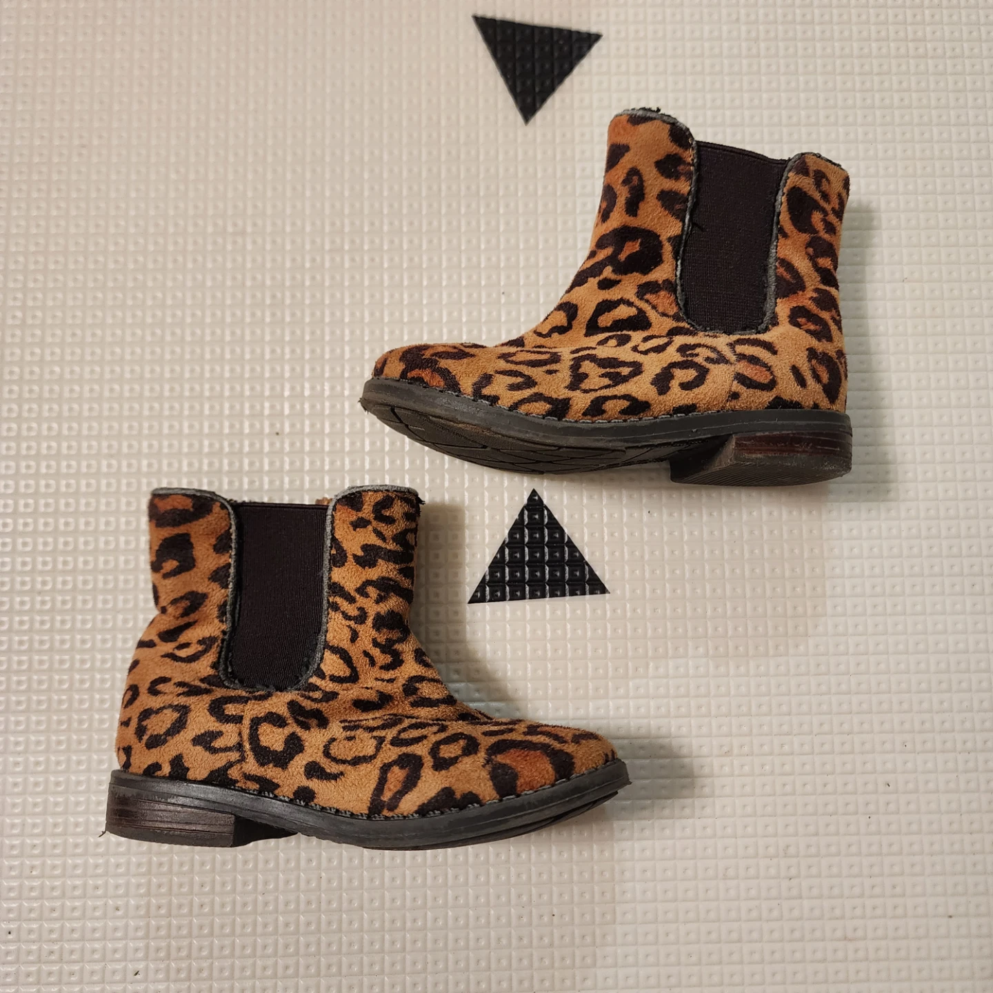 Toddler Cheetah Print Chelsea Boots Size 7c
